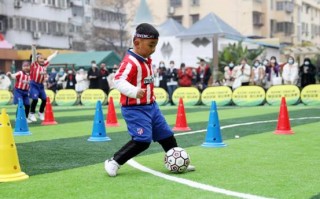 孩子肺炎后可以踢足球吗，孩子肺炎后可以踢足球吗视频